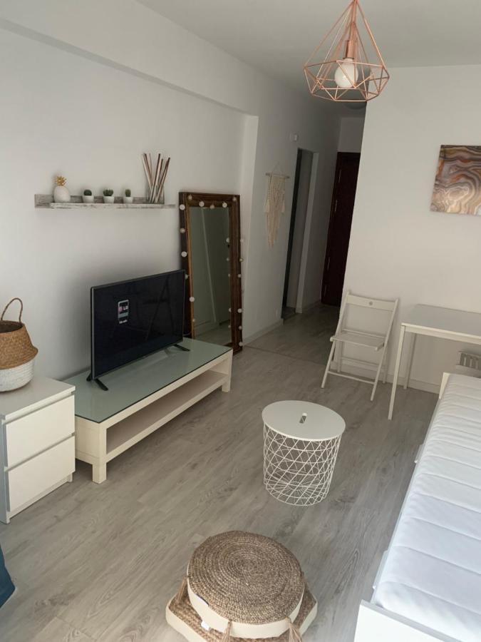 Acogedor Estudio En Primera Linea De Playa Бенальмадена Экстерьер фото